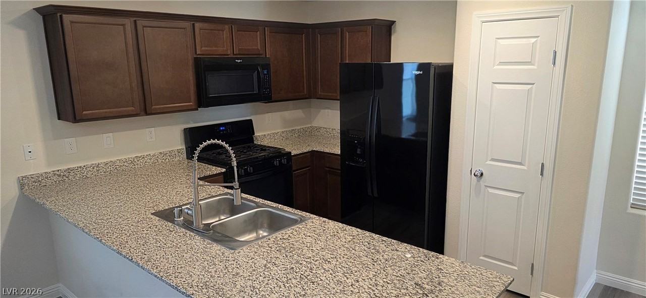4534 Dover Straight St - Photo 4 of 26