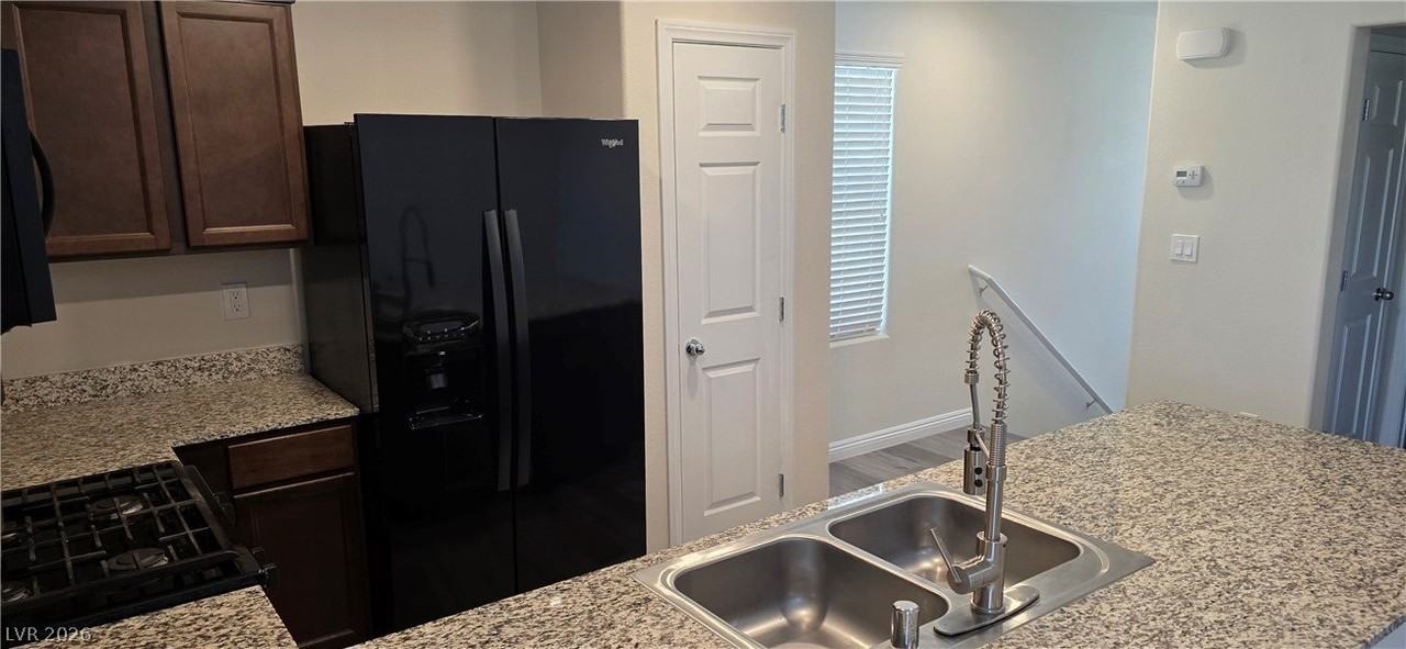 4534 Dover Straight St - Photo 5 of 26
