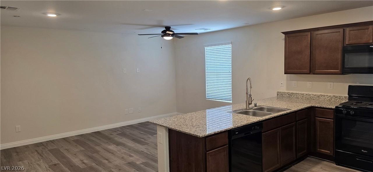 4534 Dover Straight St - Photo 6 of 26