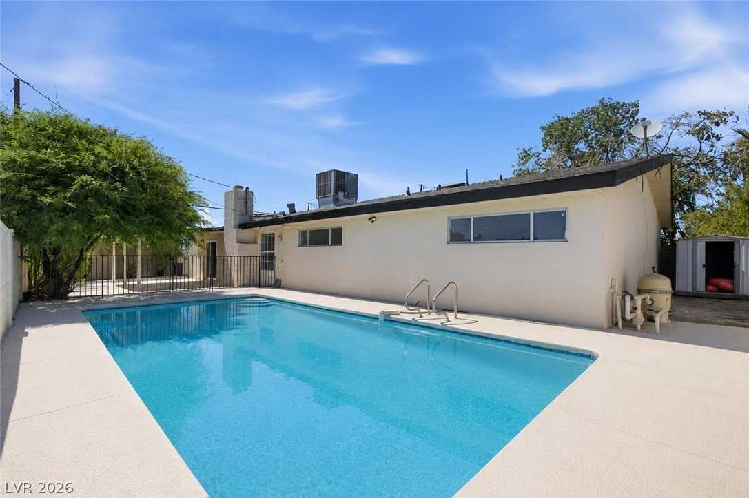 1300 Canosa Ave - Photo 3 of 15