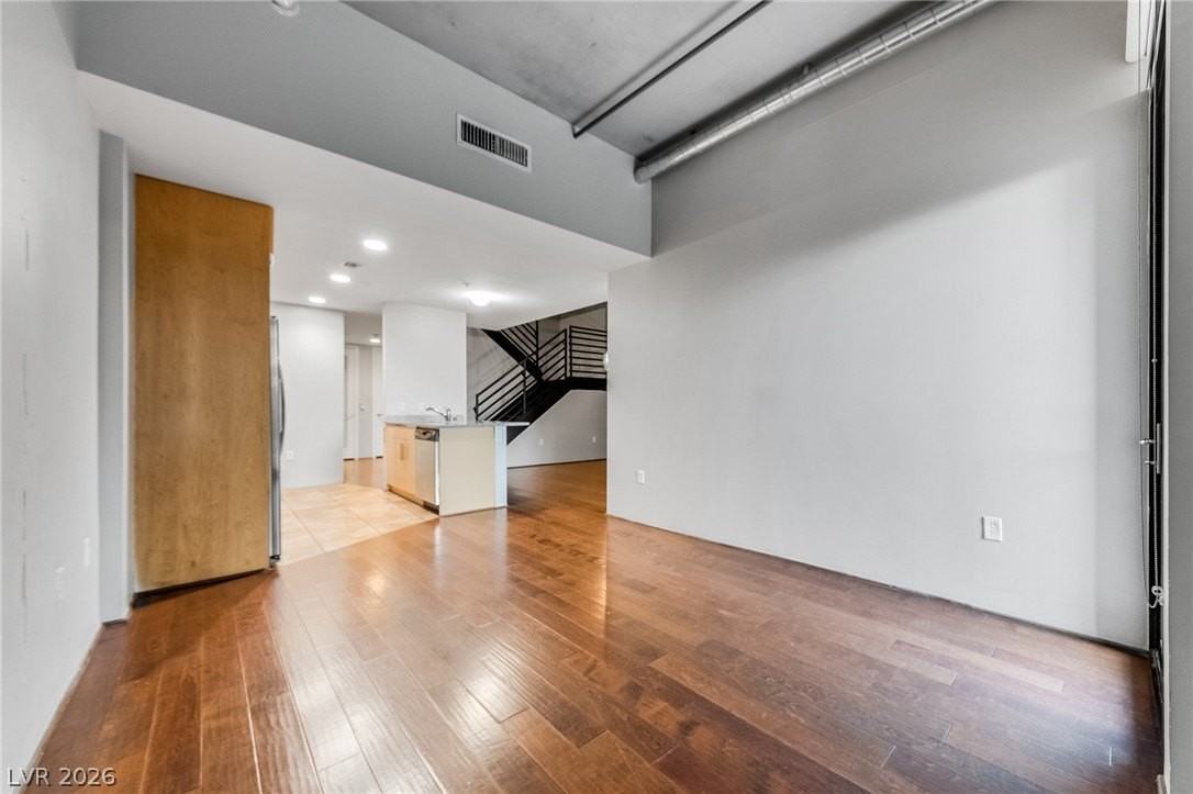 353 E Bonneville Ave #161