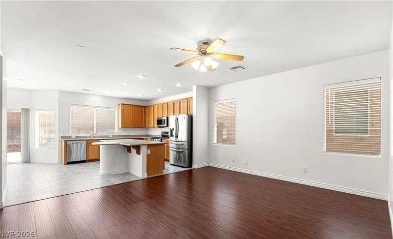 9123 Weeping Hollow Ave - Photo 4 of 50