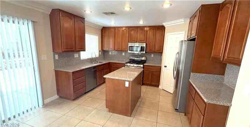 5565 Golden Palms Ct - Photo 5 of 26