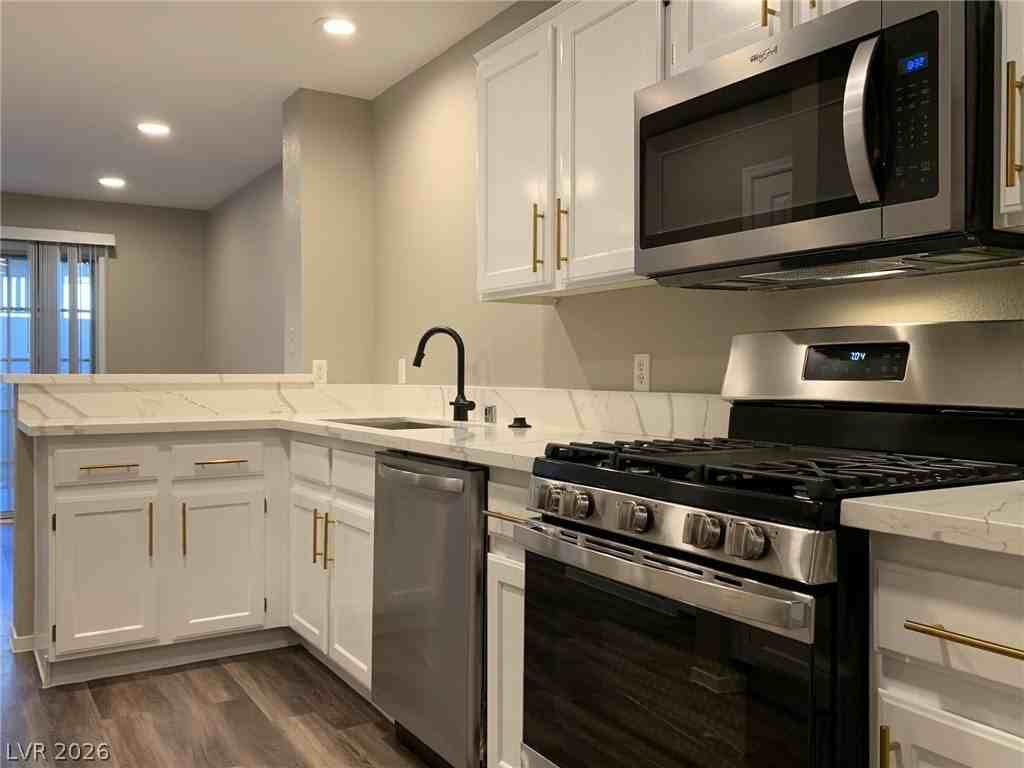 688 Harbor Mist Ave - Photo 2 of 25