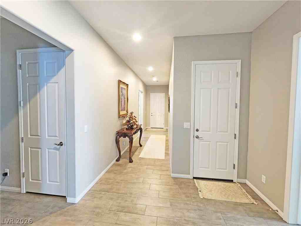 4901 Fairwood Ct - Photo 7 of 44