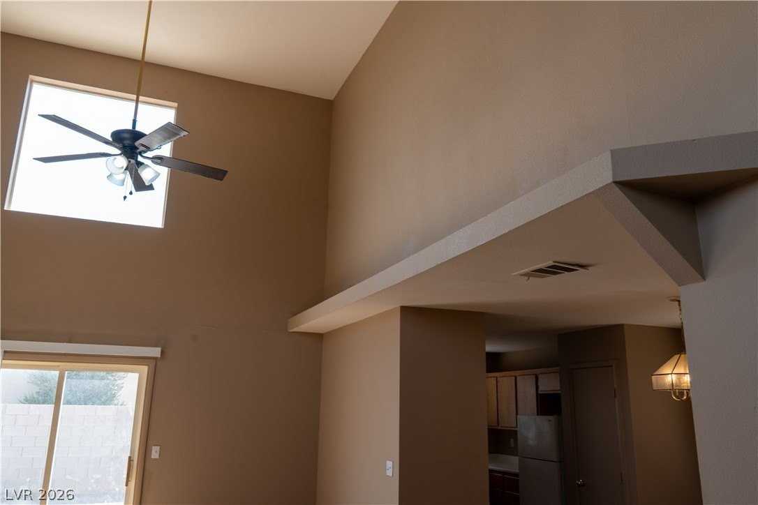 3822 Gulliver St - Photo 5 of 21