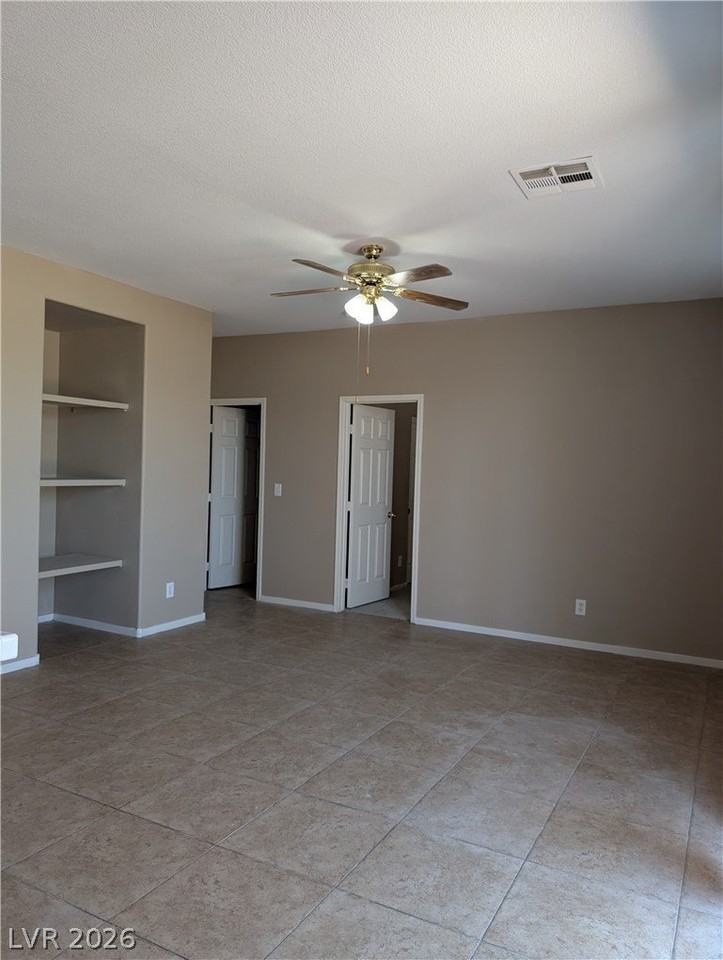 2265 Crooked Creek Ave - Photo 6 of 9