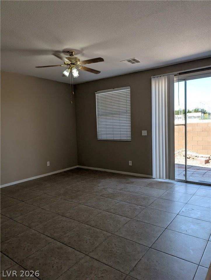 2265 Crooked Creek Ave - Photo 7 of 9
