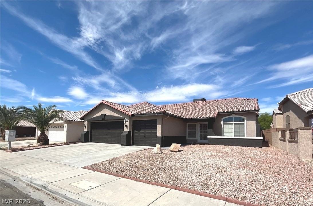 1667 Tangerine Rose Dr - Photo 2 of 43