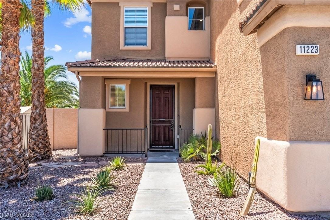 11223 Tribiani Ave - Photo 5 of 50
