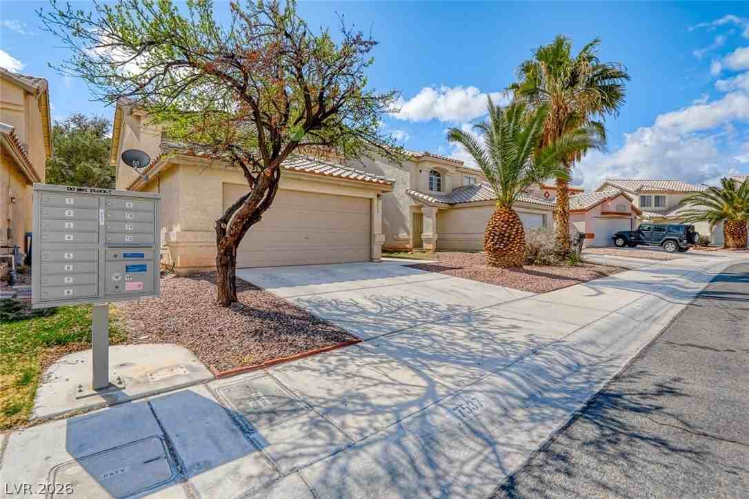 7537 Maiden Run Ave - Photo 3 of 41