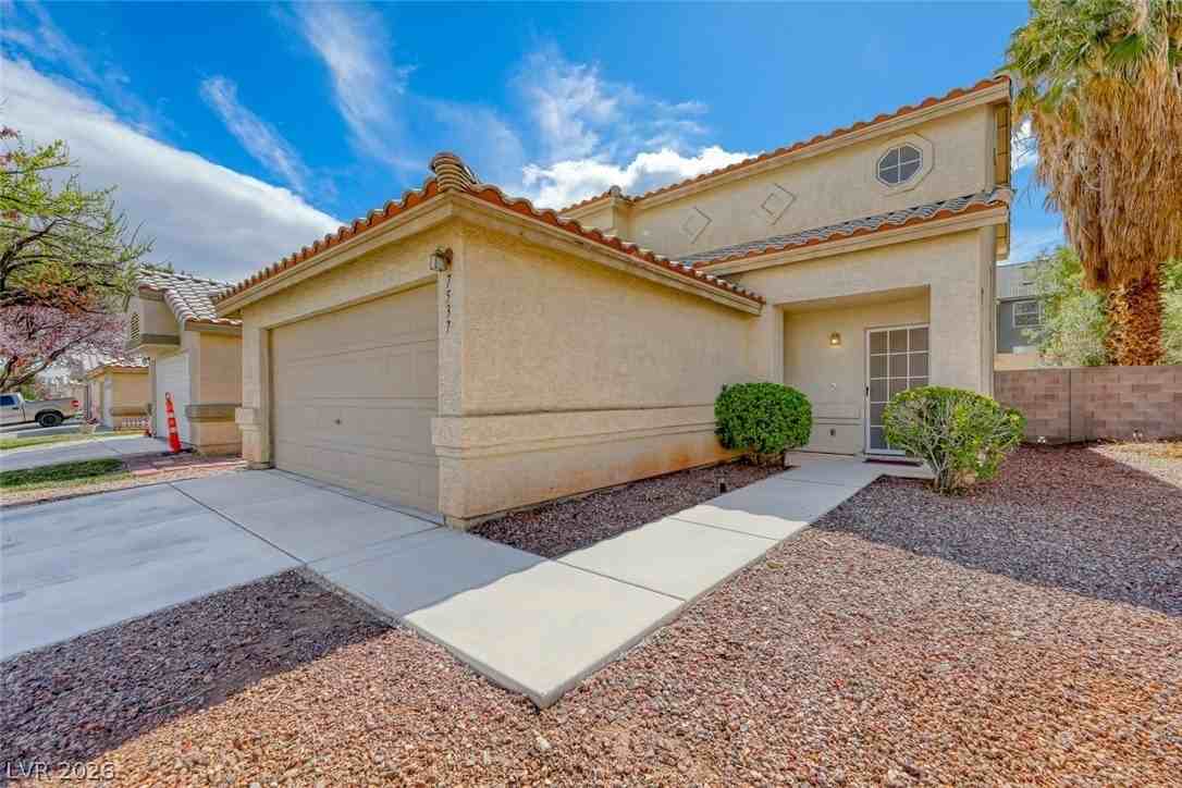 7537 Maiden Run Ave - Photo 4 of 41