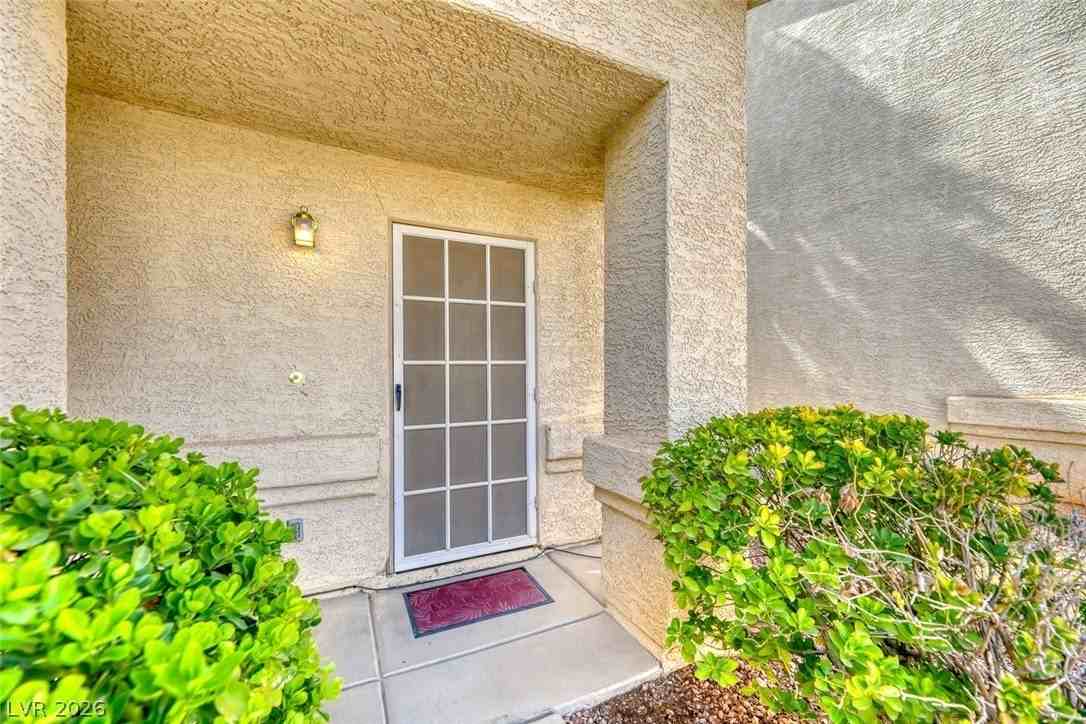 7537 Maiden Run Ave - Photo 5 of 41