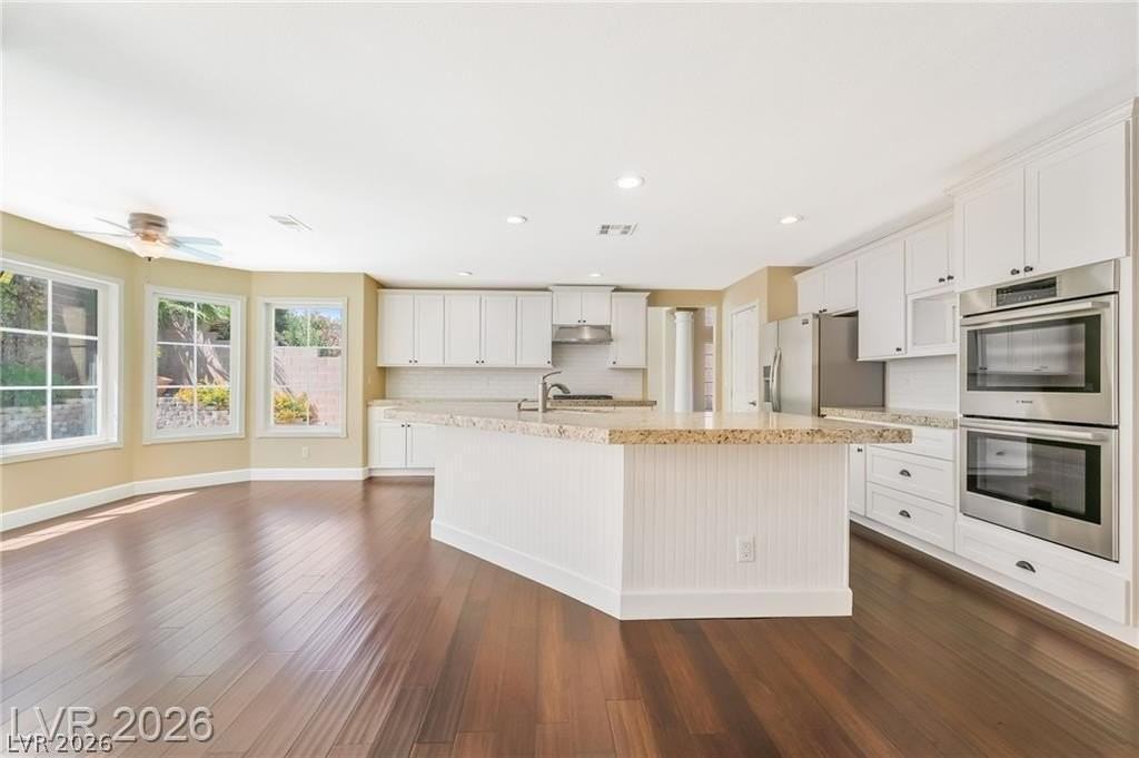 271 Pointe Ranier Ave - Photo 4 of 26