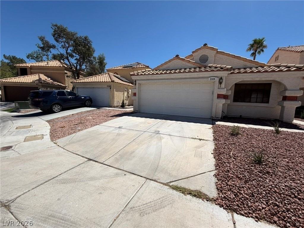 2324 Chapman Hill Dr - Photo 2 of 19