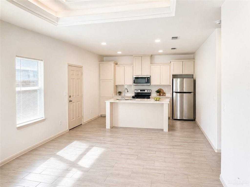 1505 Shavano Dr #4 - Photo 4 of 11