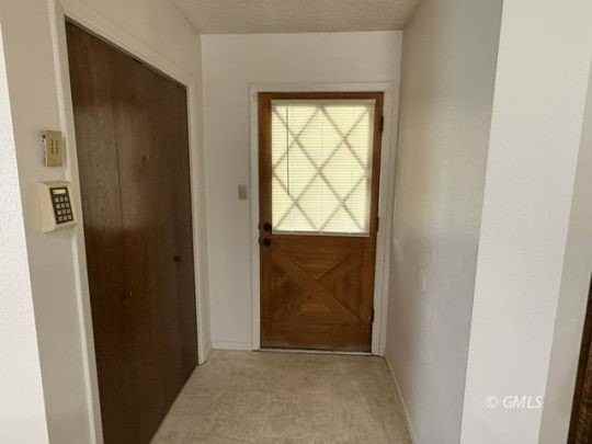 210 E Hunter Dr - Photo 6 of 18