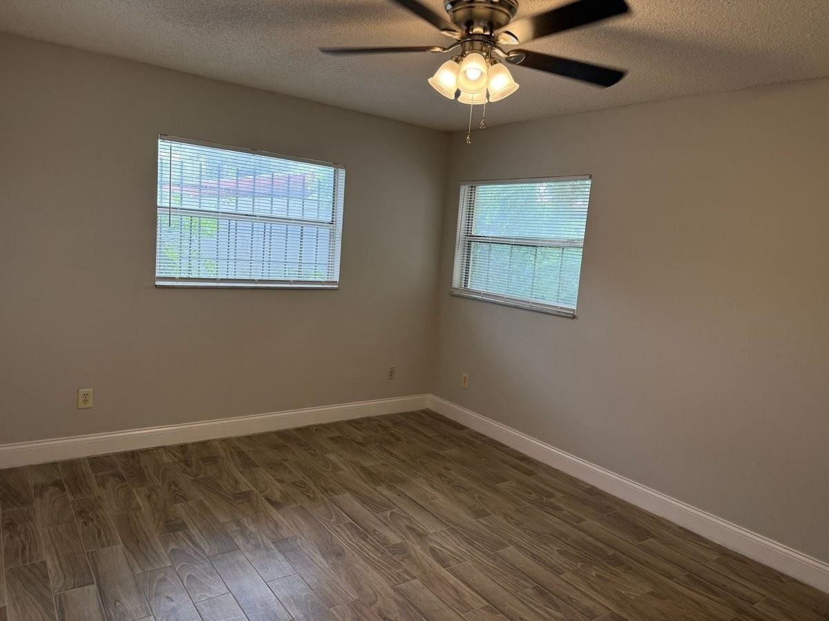 1405 Nieuport Ln - Photo 6 of 8