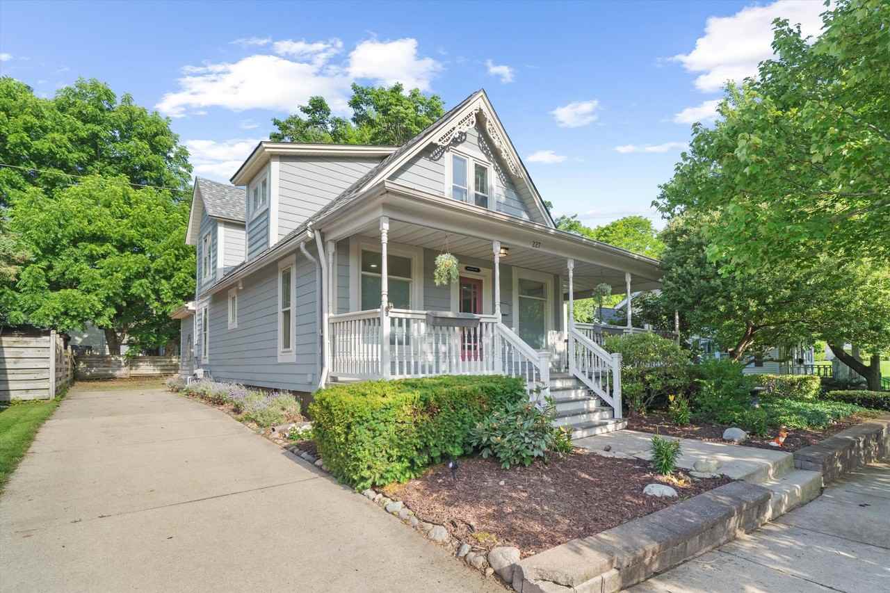 227 West St - Photo 2 of 50