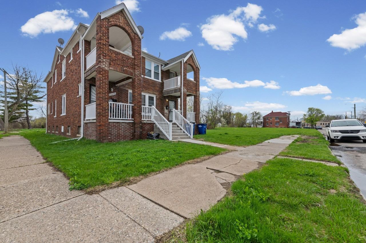 13496 Hazelridge St - Photo 2 of 20