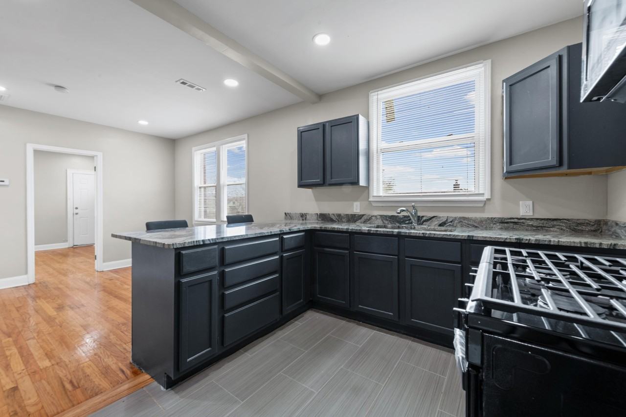 13496 Hazelridge St - Photo 4 of 20