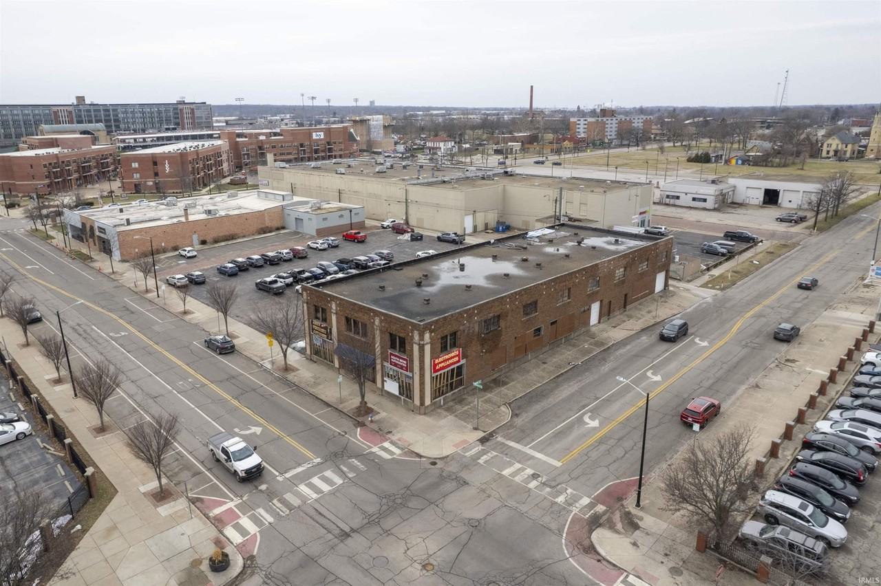 301 S Lafayette Blvd - Photo 2 of 32
