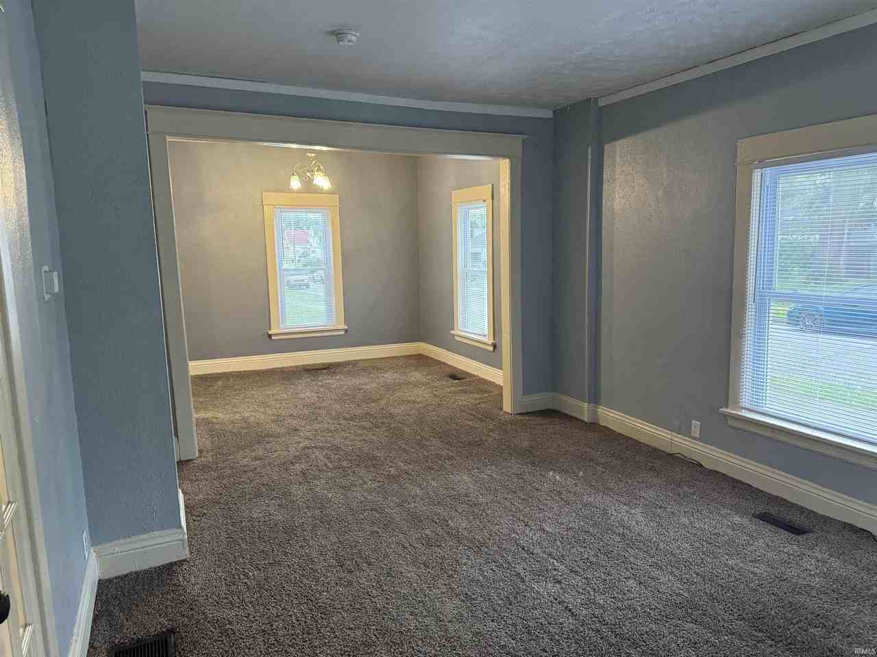 1149 E Indiana Ave - Photo 3 of 25