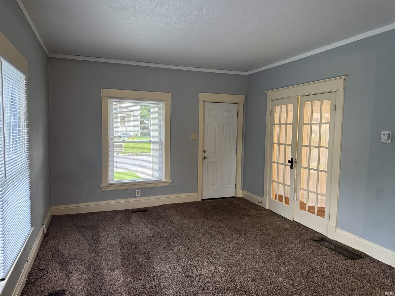 1149 E Indiana Ave - Photo 6 of 25