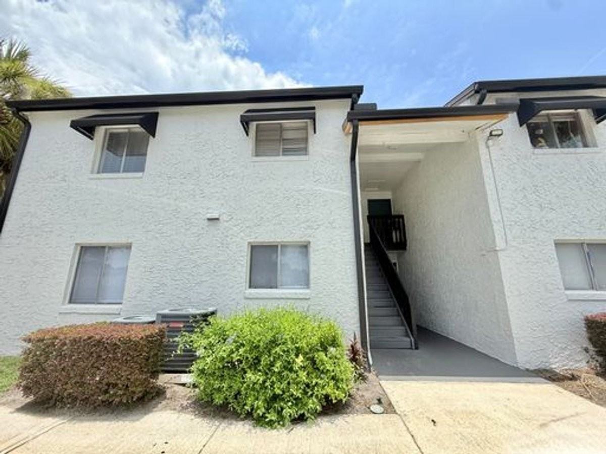 4269 S Semoran Blvd #8