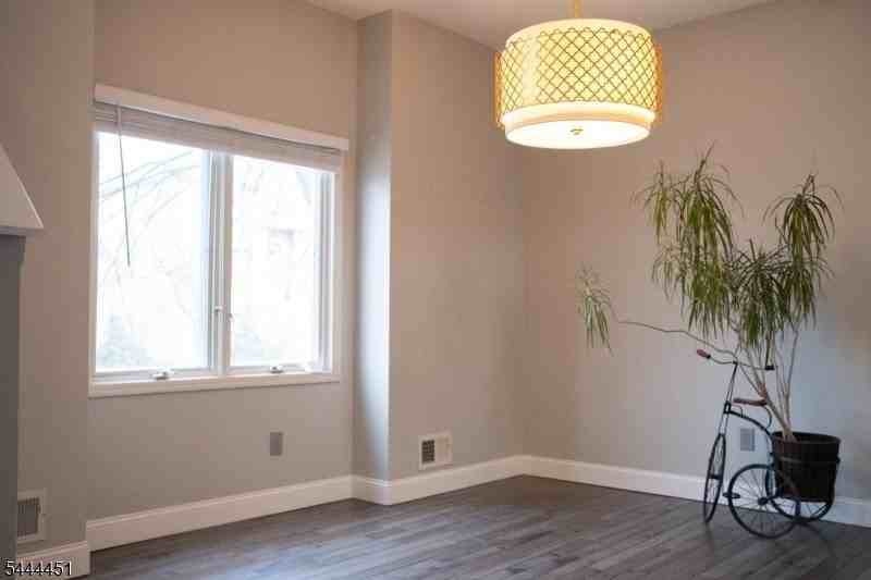 55 Clarken Dr - Photo 2 of 28