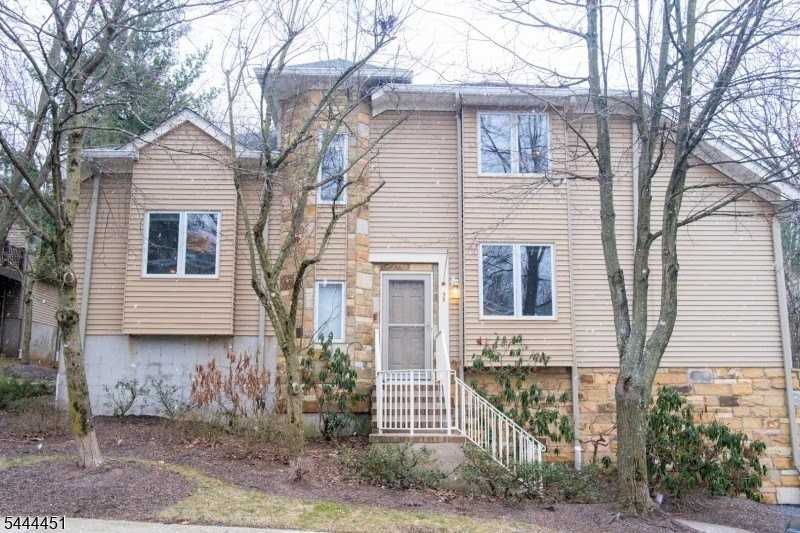 55 Clarken Dr - Photo 4 of 28