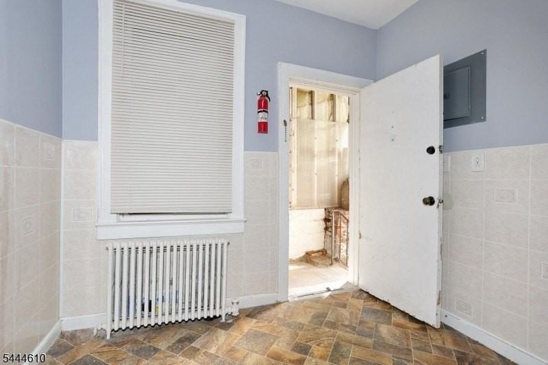 554 W Broadway - Photo 5 of 22