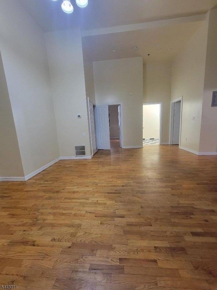 409 53rd St - Photo 3 of 13