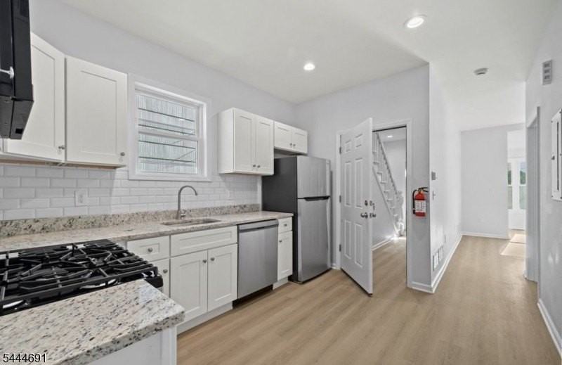 18 Charles St - Photo 3 of 10