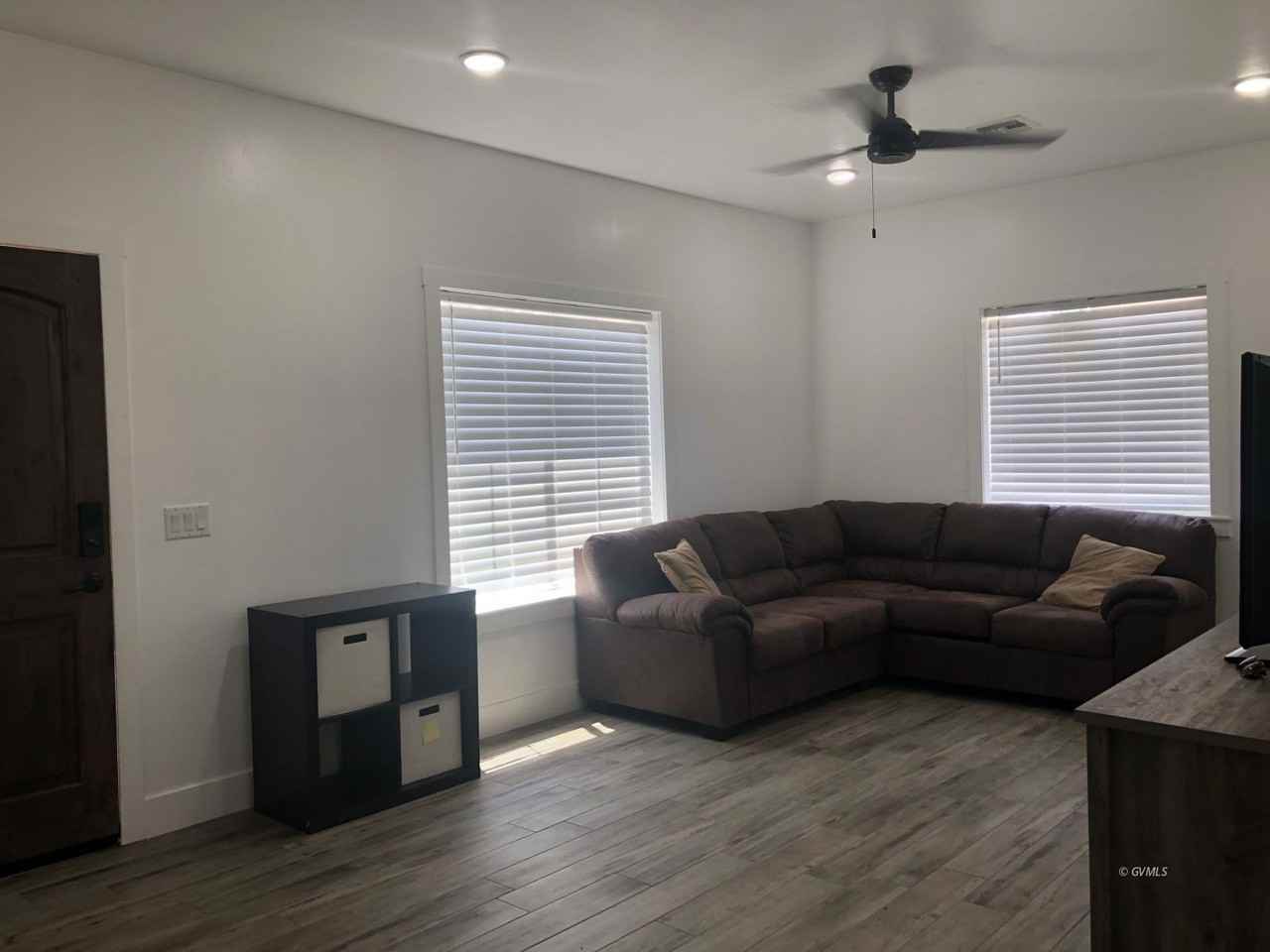 114 Alder Ln - Photo 2 of 8