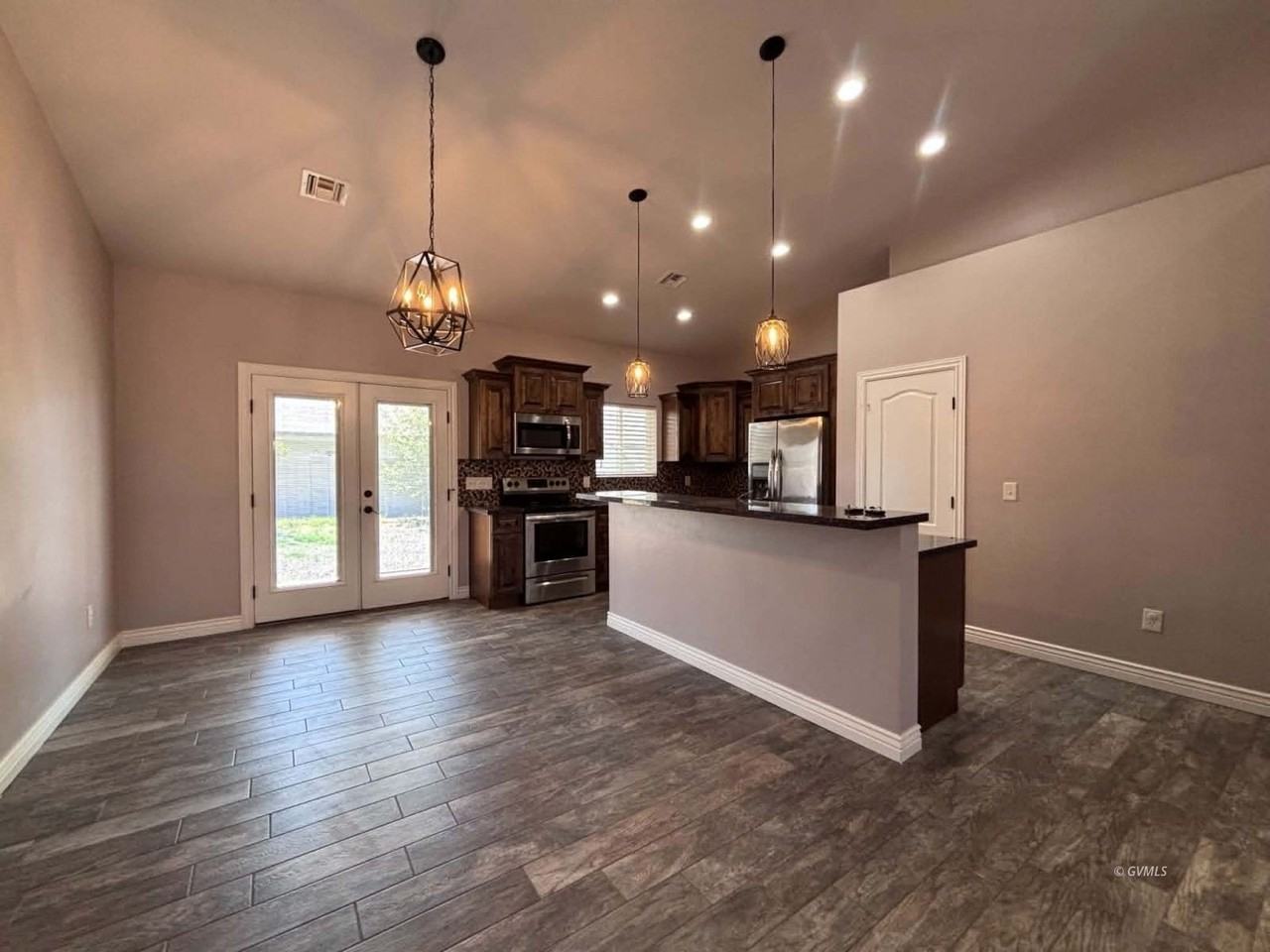 1784 N Eloisa Ln - Photo 3 of 11