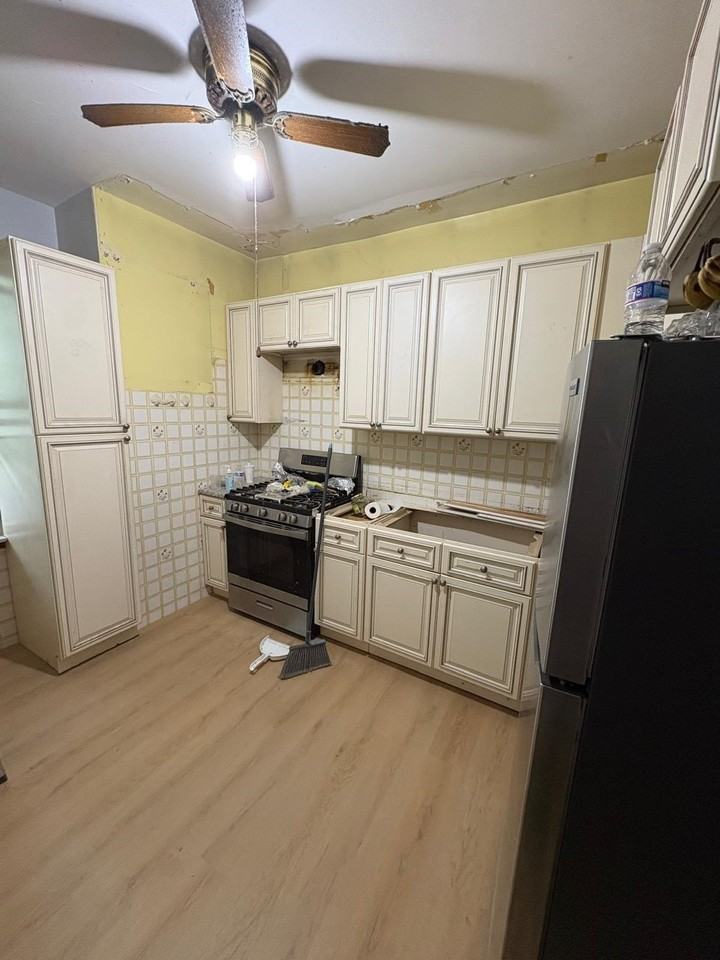 221 Jewett Ave #FL2 - Photo 2 of 13