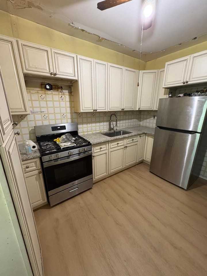 221 Jewett Ave #FL2 - Photo 4 of 13