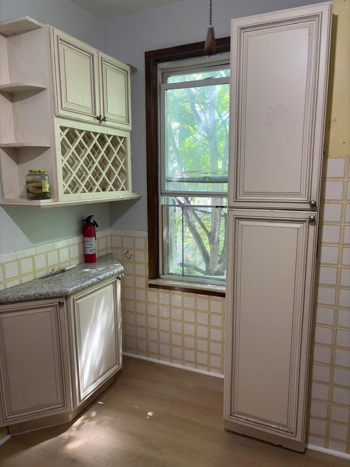 221 Jewett Ave #FL2 - Photo 5 of 13