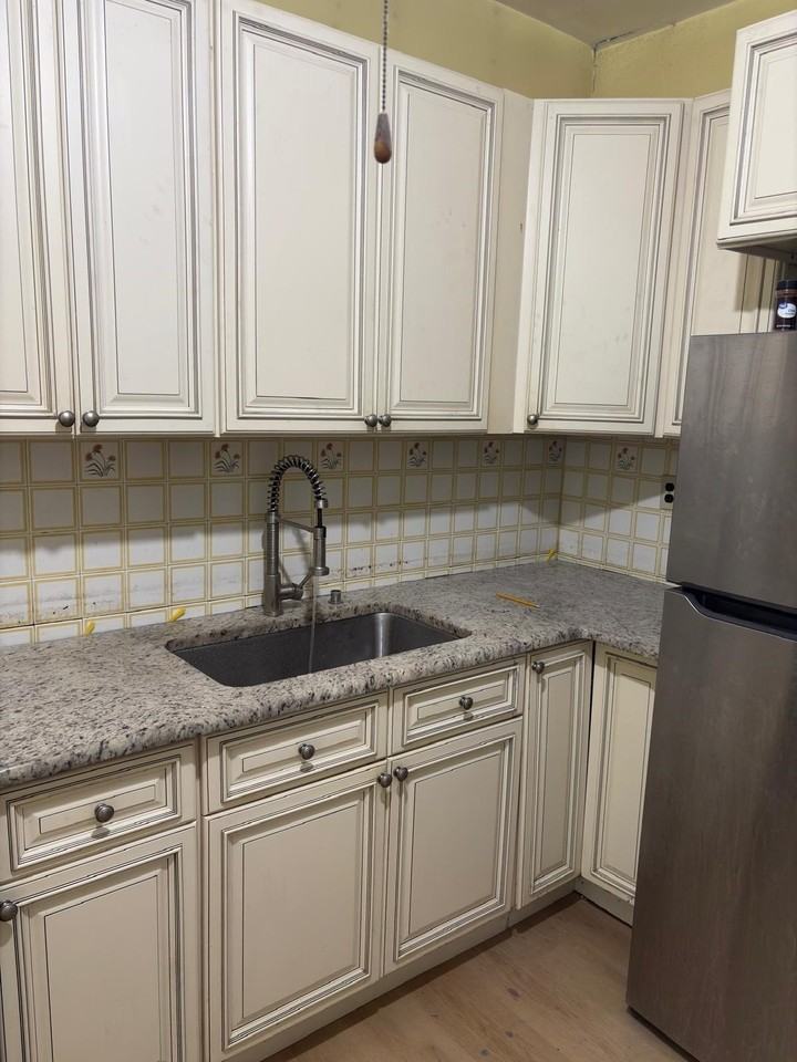 221 Jewett Ave #FL2 - Photo 6 of 13