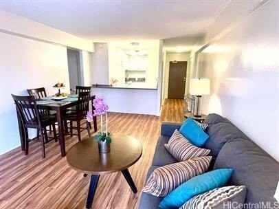 303 Liliuokalani Ave #301 - Photo 7 of 10