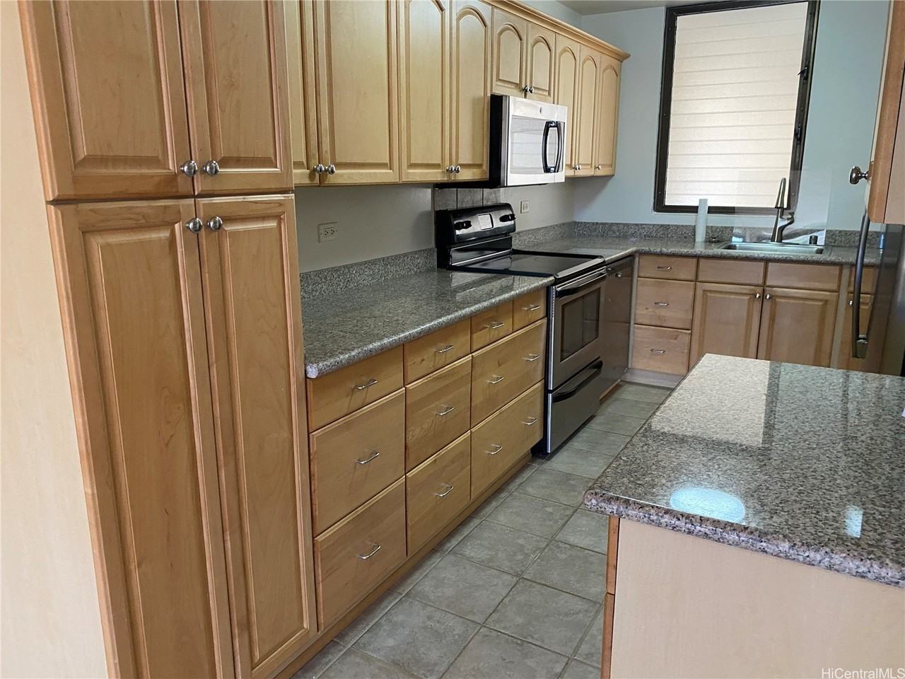 531 Hahaione St #2-18C - Photo 7 of 21