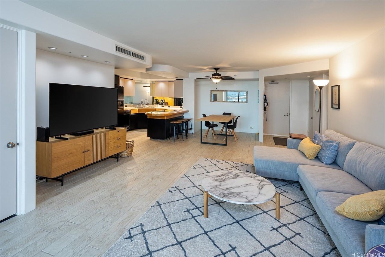 66 Queen St #2803 - Photo 4 of 16
