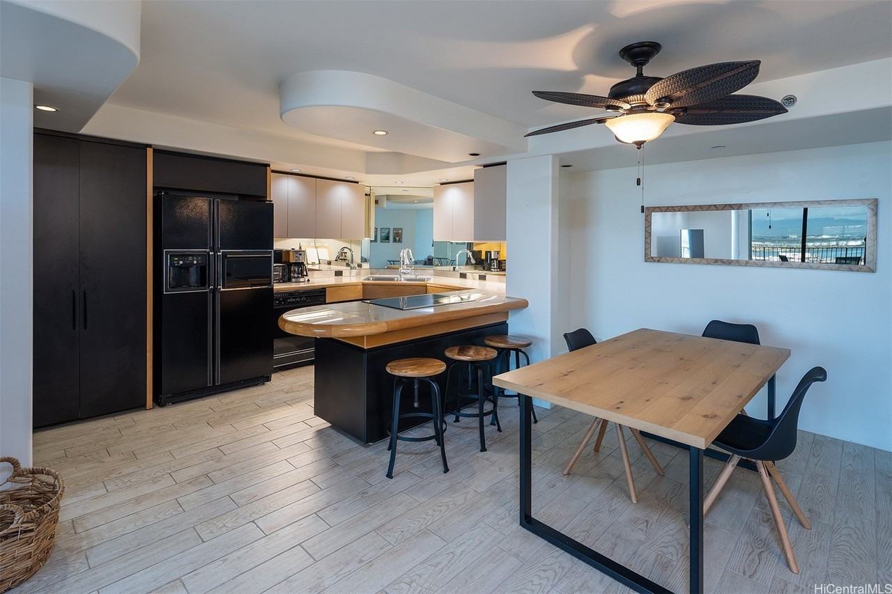 66 Queen St #2803 - Photo 5 of 16