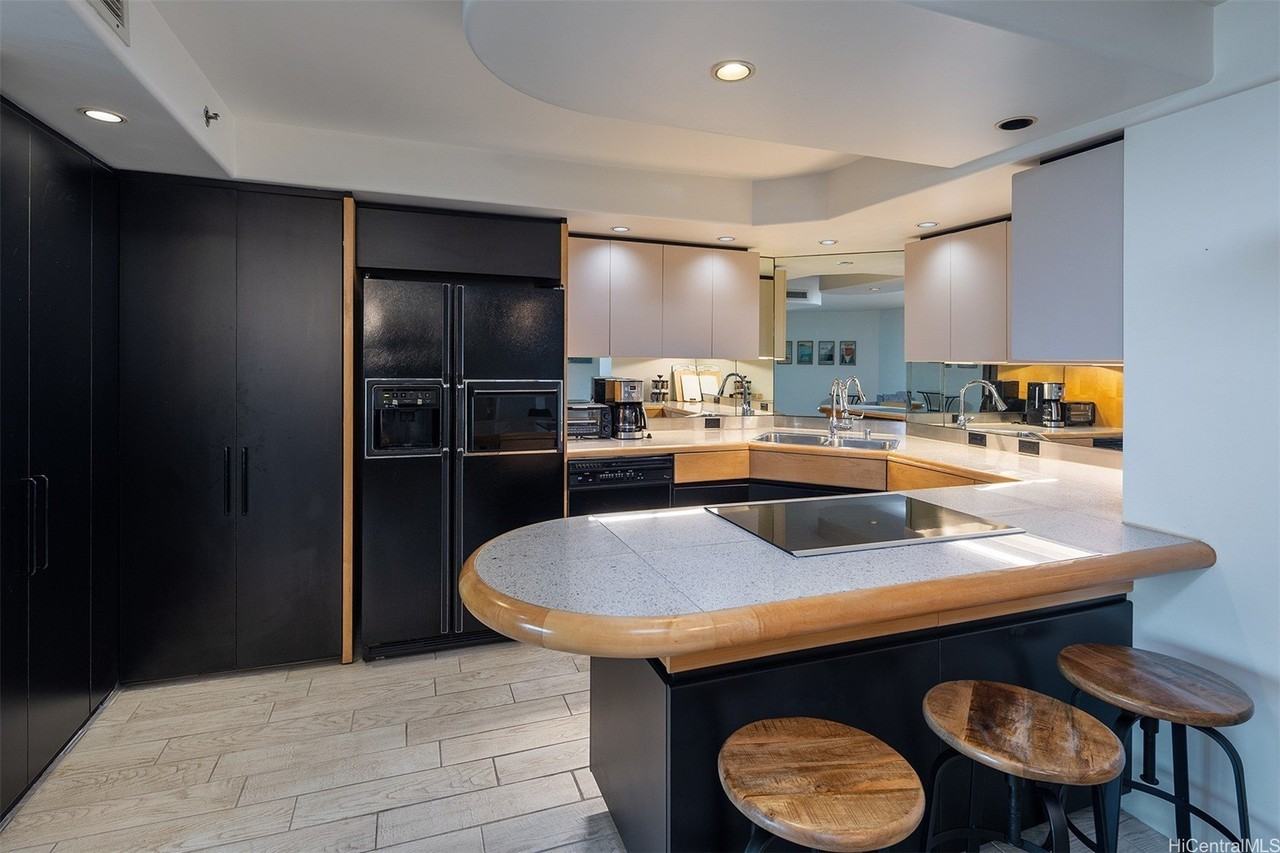 66 Queen St #2803 - Photo 6 of 16