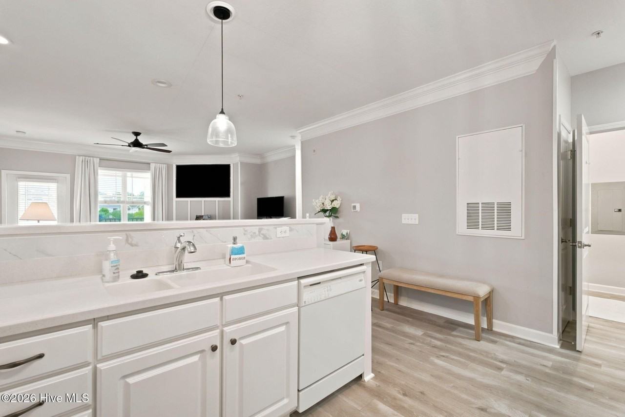 240 Woodlands Way #17 - Photo 6 of 50