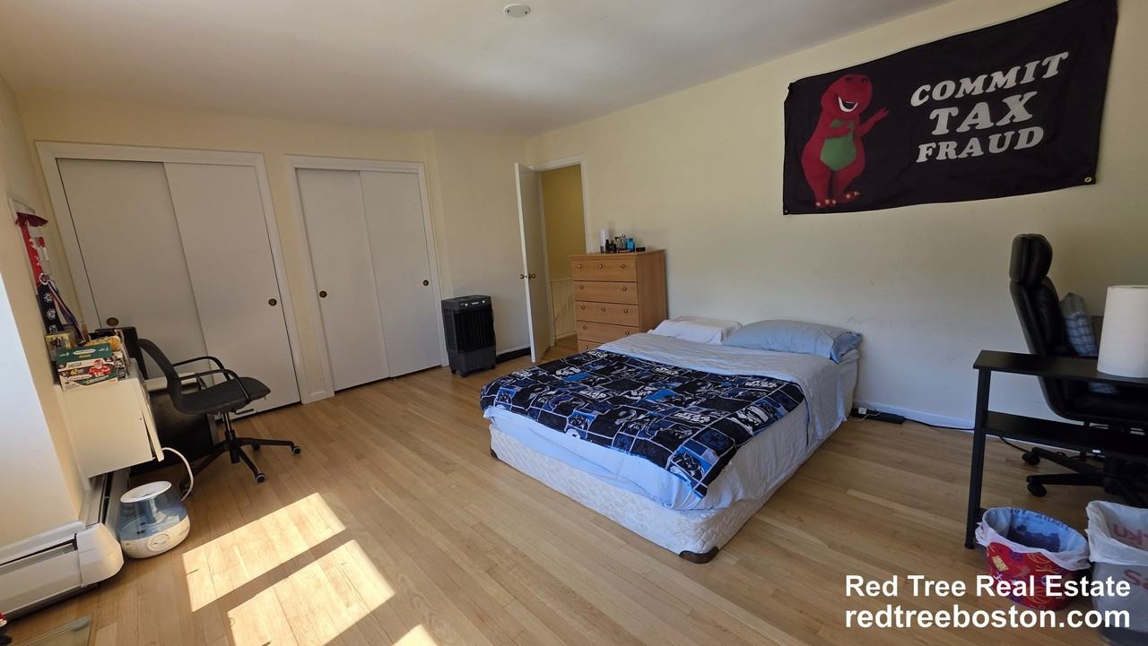 1017 W Roxbury Pkwy - Photo 2 of 37