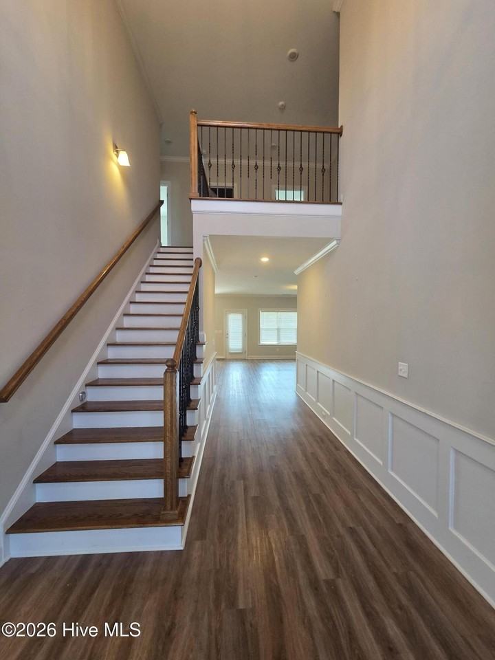 2105 Thornbury Cv - Photo 2 of 46