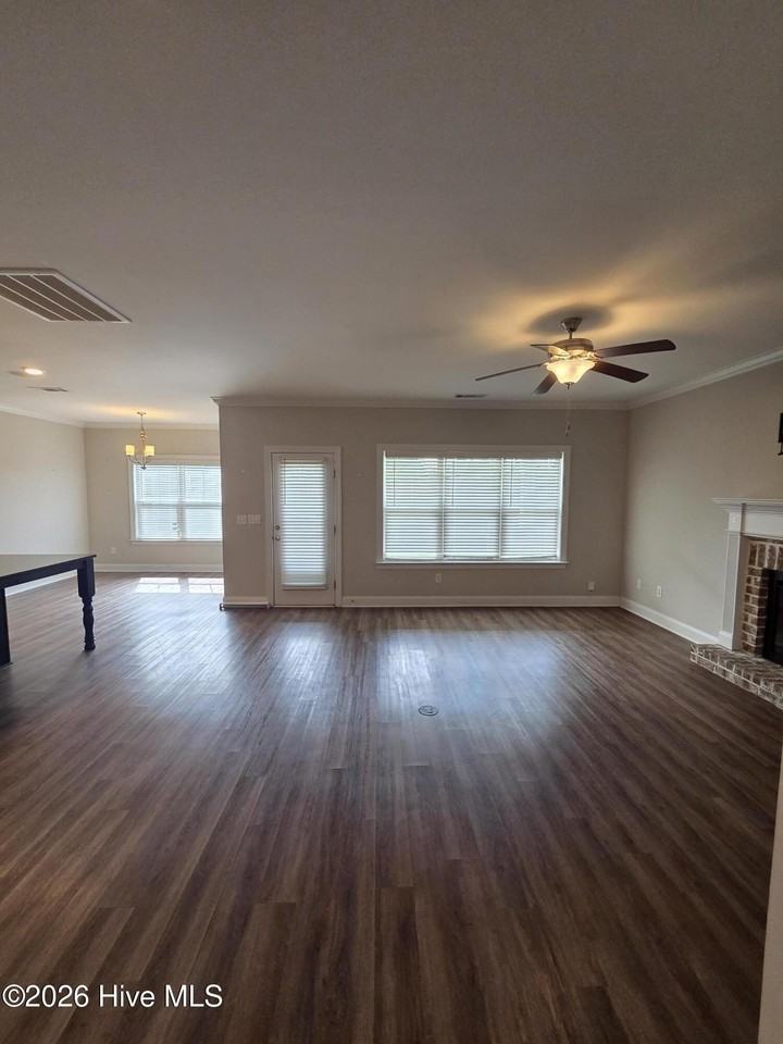 2105 Thornbury Cv - Photo 5 of 46