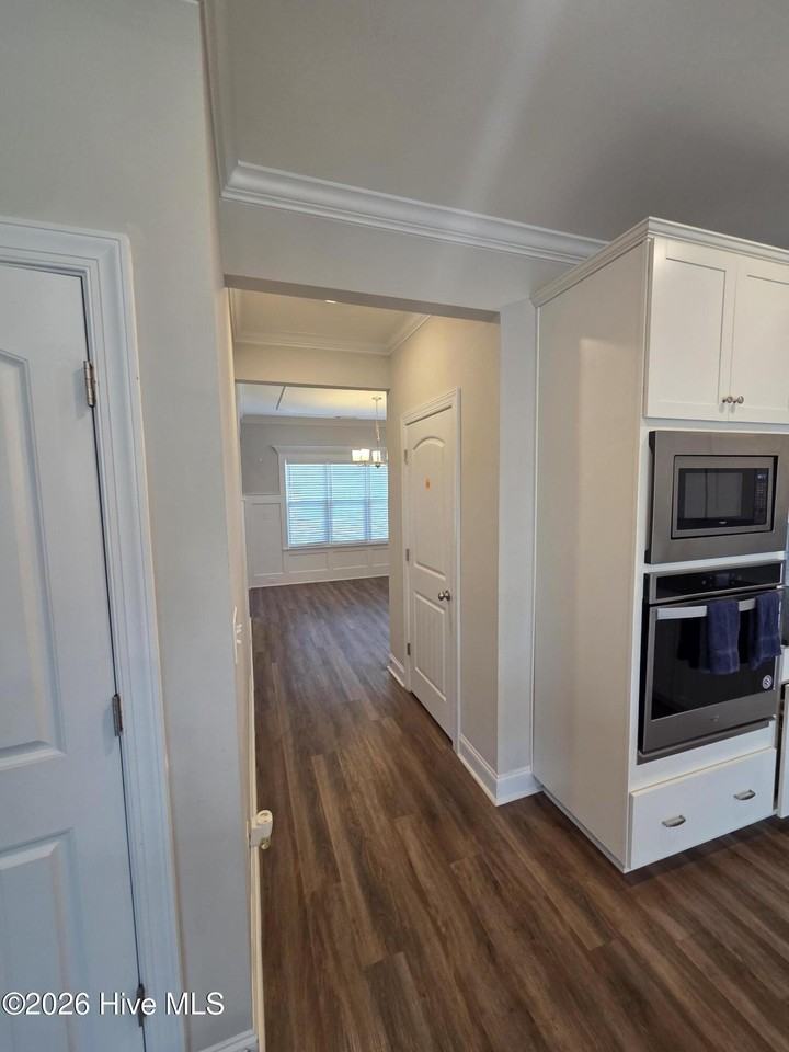 2105 Thornbury Cv - Photo 7 of 46